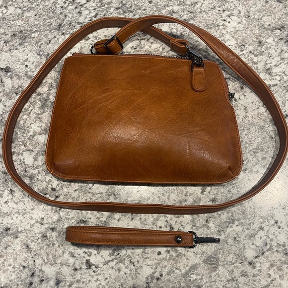 S-Q Vegan Leather Crossbody Bag with Wristlet Strap - Picture 4 of 5